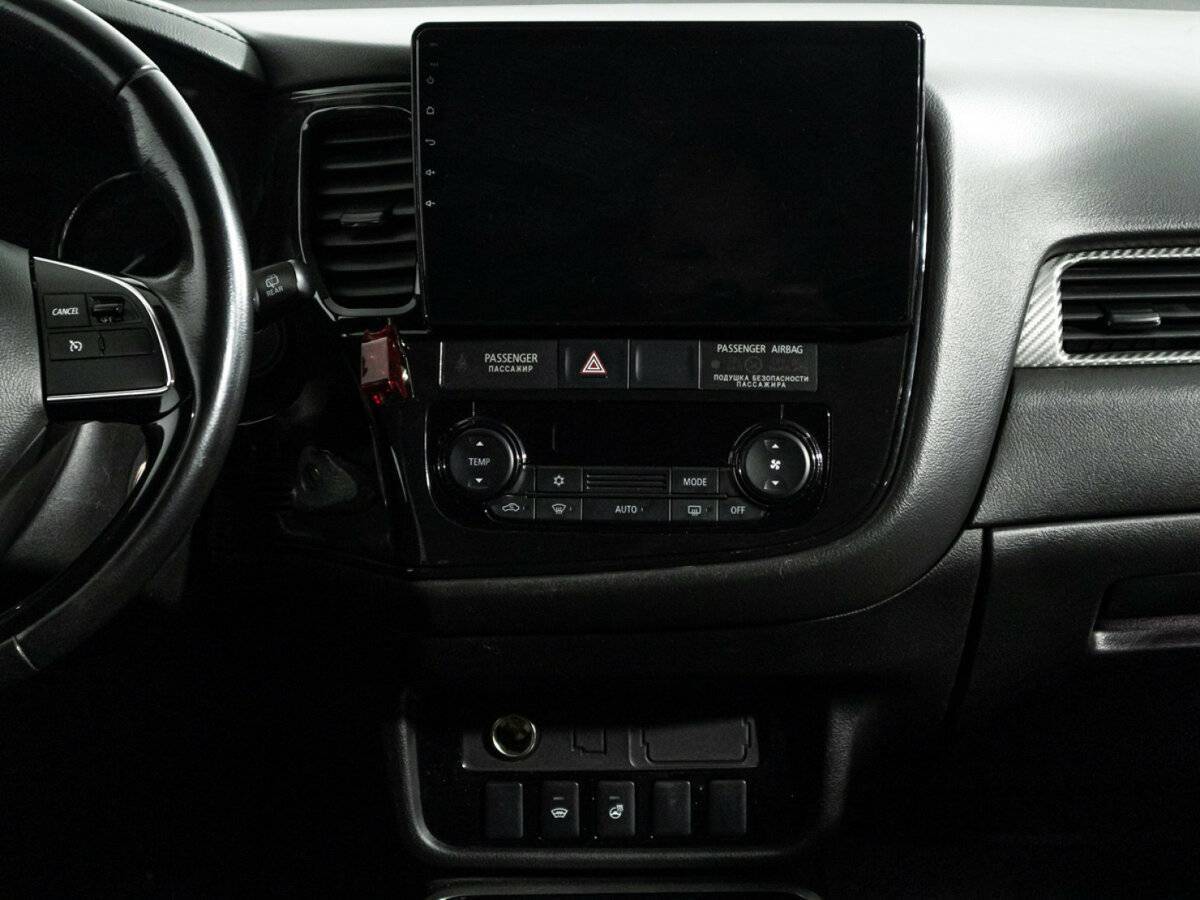 Mitsubishi Outlander с пробегом — 2017 год. Фото: #13