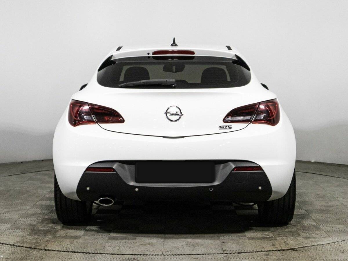 Opel Astra с пробегом — 2013 год. Фото: #5