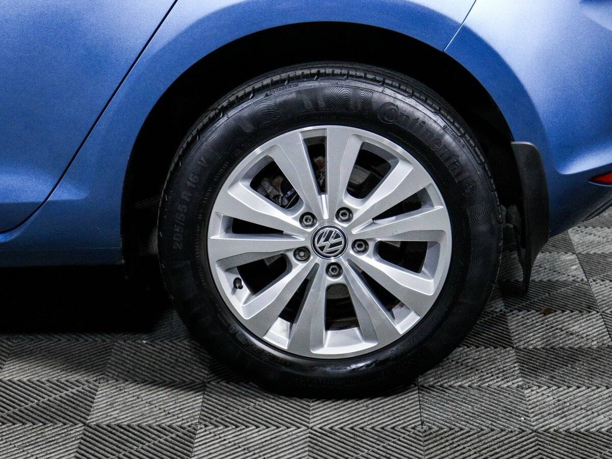 Volkswagen Golf с пробегом — 2013 год. Фото: #13