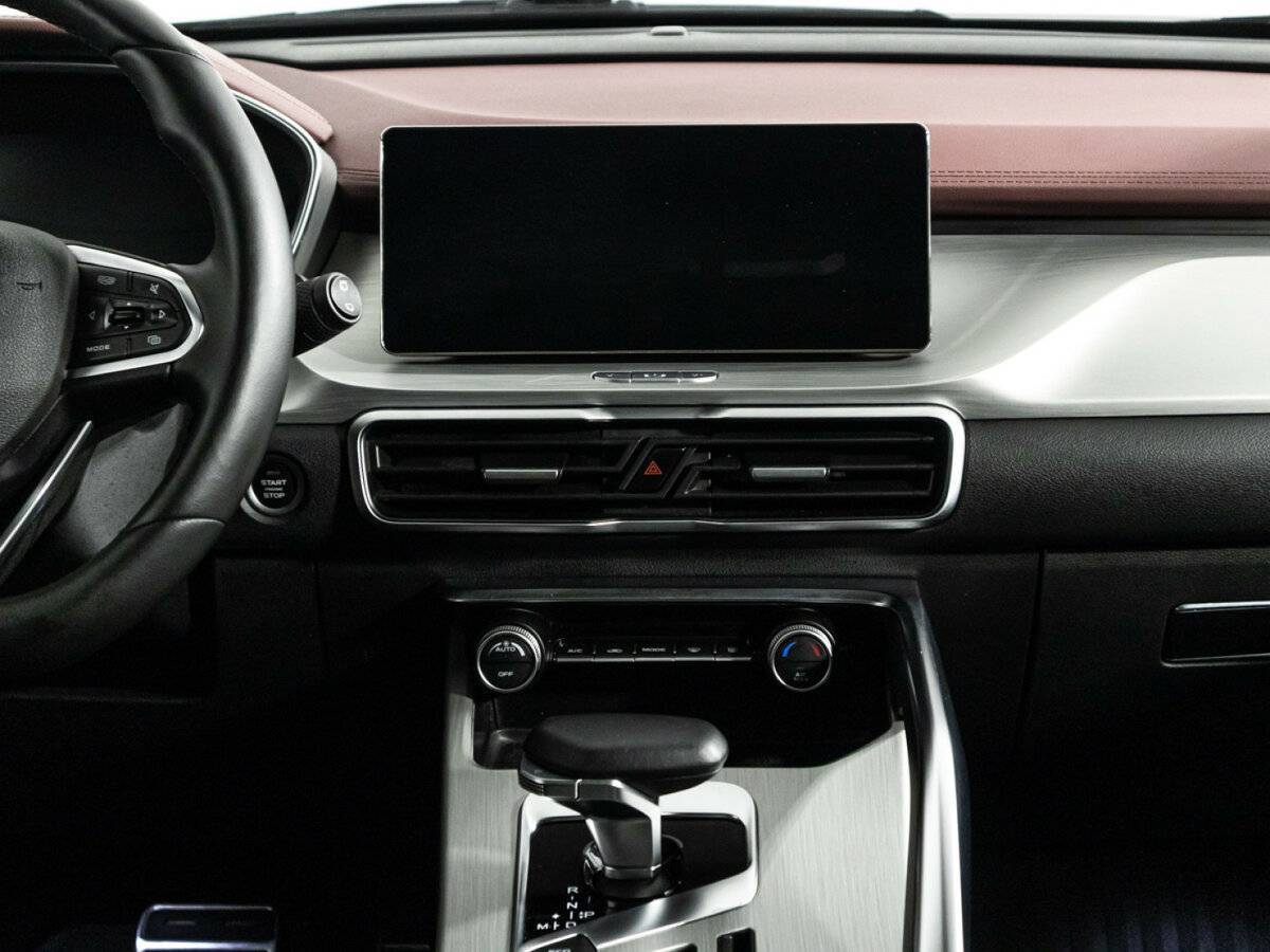 Geely Coolray с пробегом — 2022 год. Фото: #13