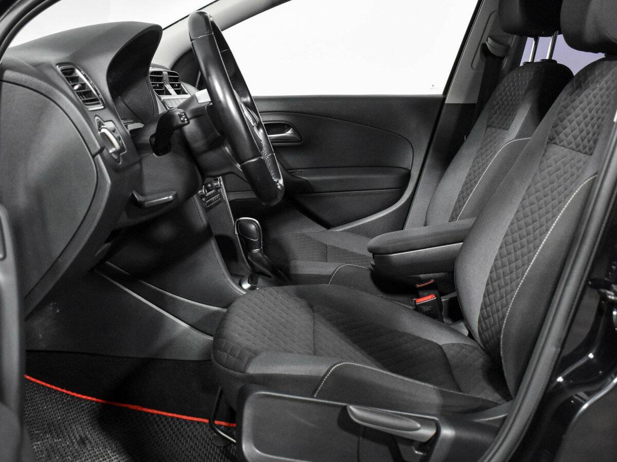 Volkswagen Polo с пробегом — 2018 год. Фото: #9
