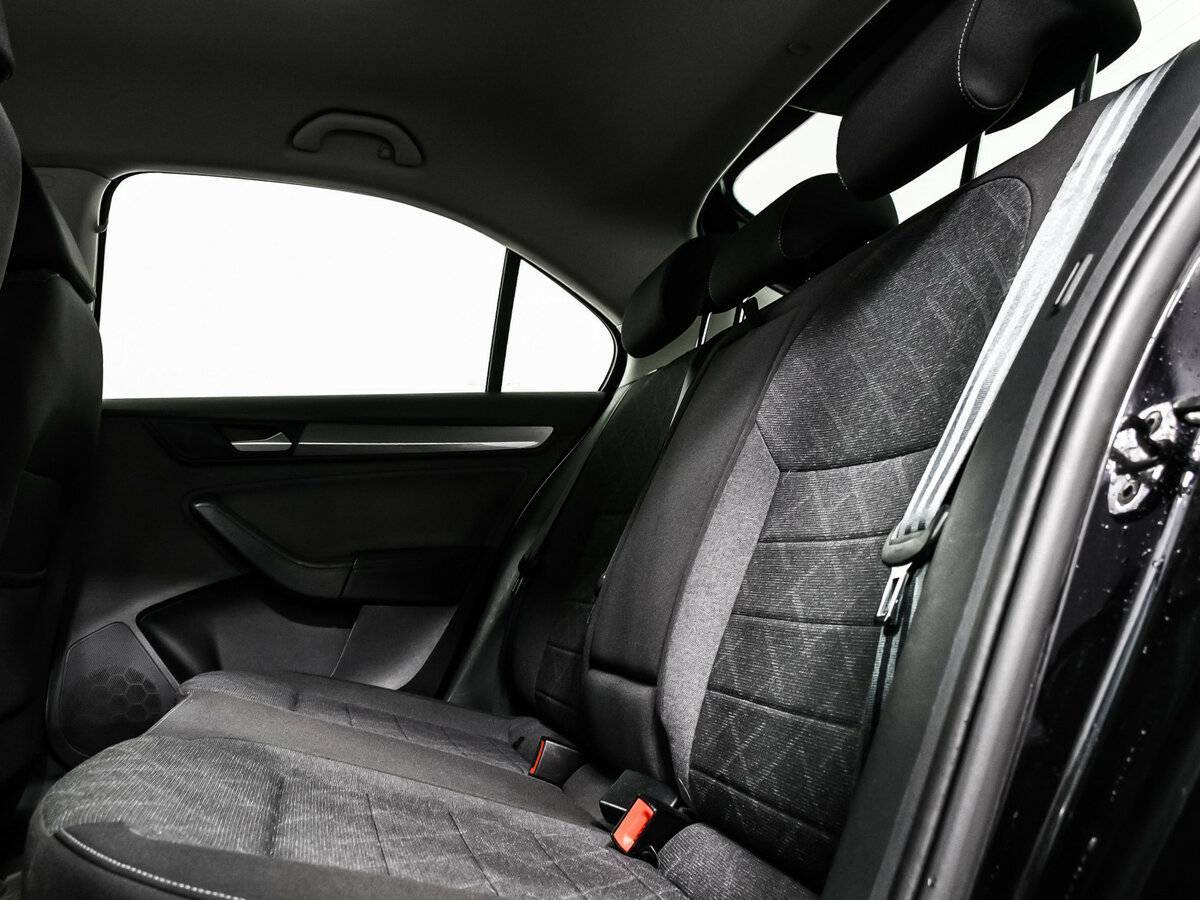 Volkswagen Polo с пробегом — 2020 год. Фото: #11