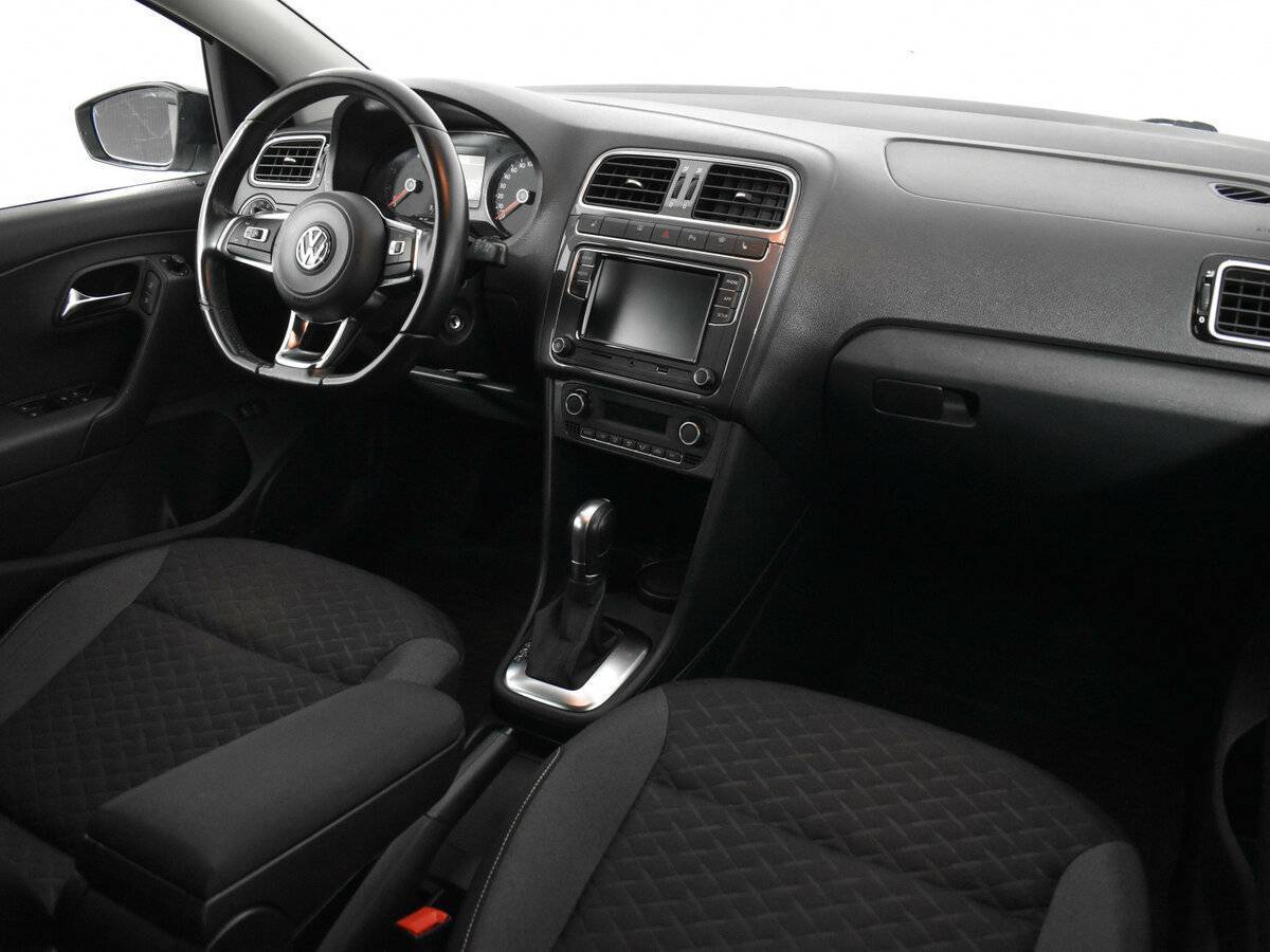 Volkswagen Polo с пробегом — 2019 год. Фото: #9