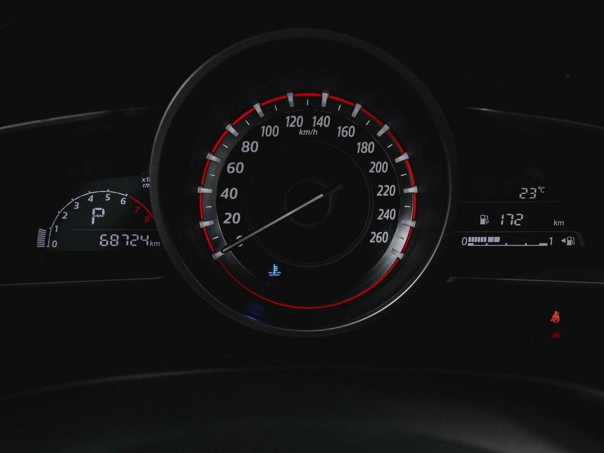 Mazda 3 с пробегом — 2016 год. Фото: #10