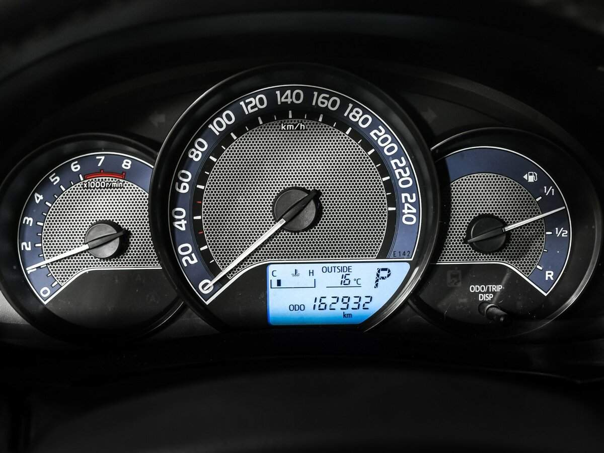 Toyota Corolla с пробегом — 2013 год. Фото: #9