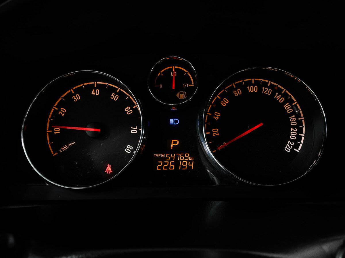 Opel Antara с пробегом — 2014 год. Фото: #9