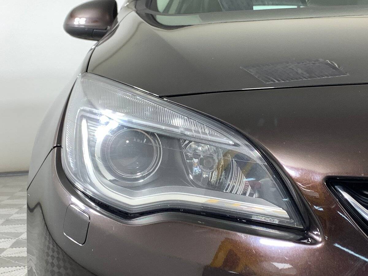 Opel Astra с пробегом — 2013 год. Фото: #8