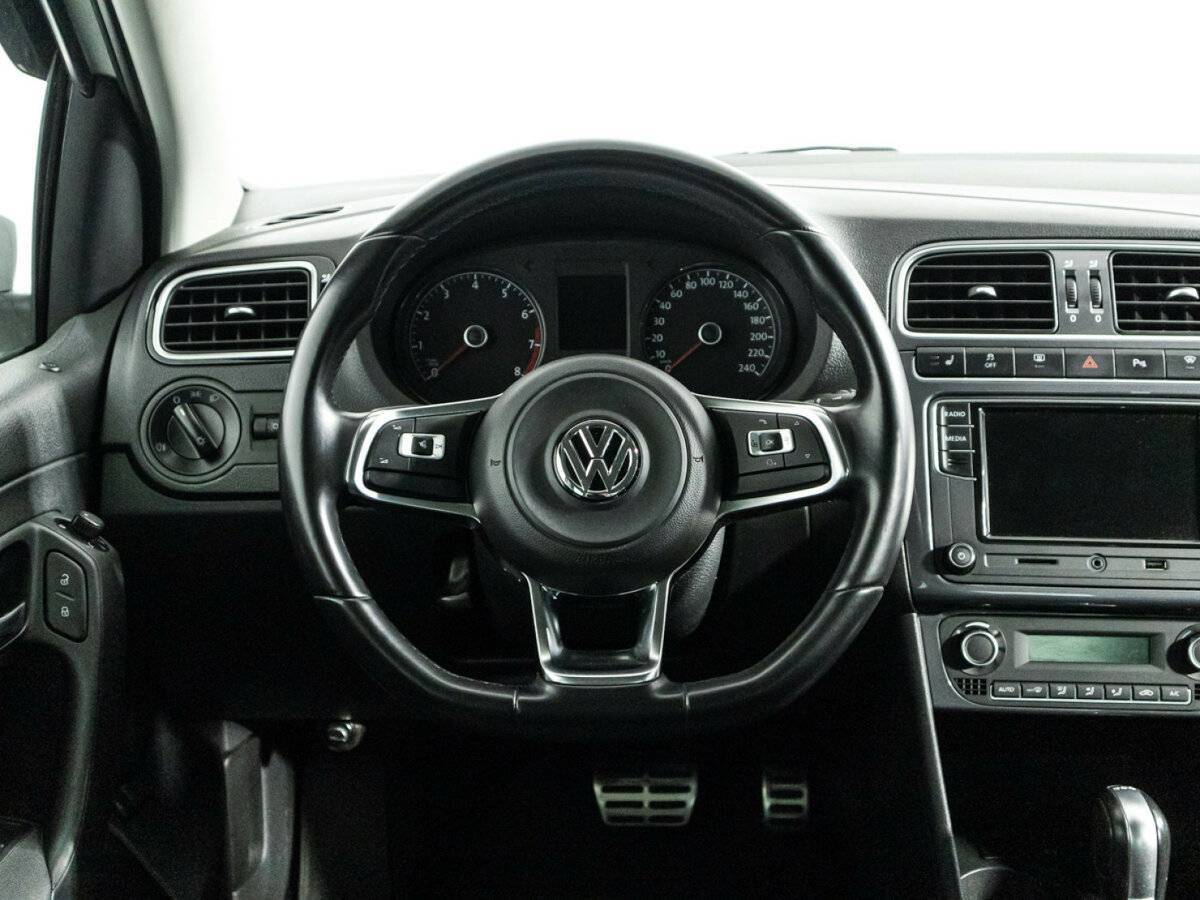 Volkswagen Polo с пробегом — 2018 год. Фото: #17