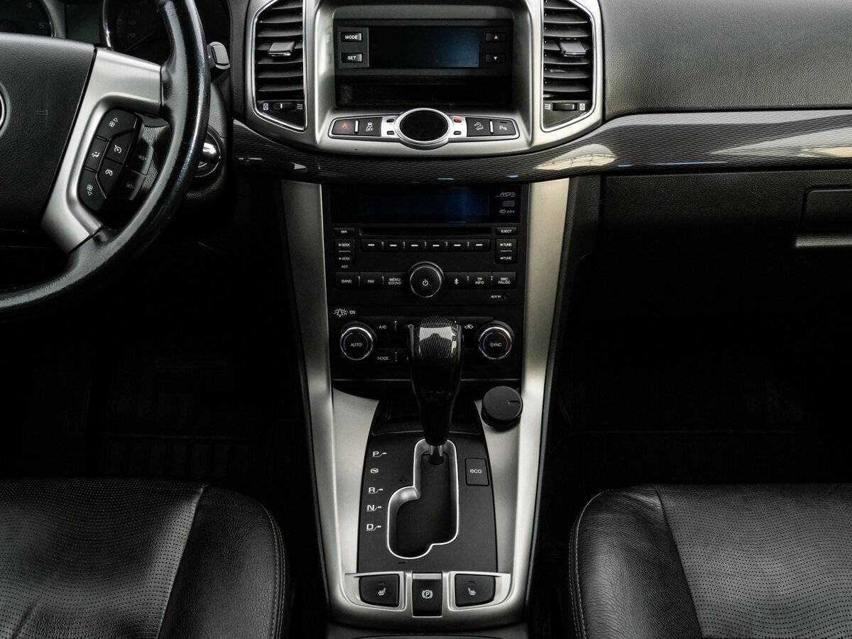 Chevrolet Captiva с пробегом — 2015 год. Фото: #10