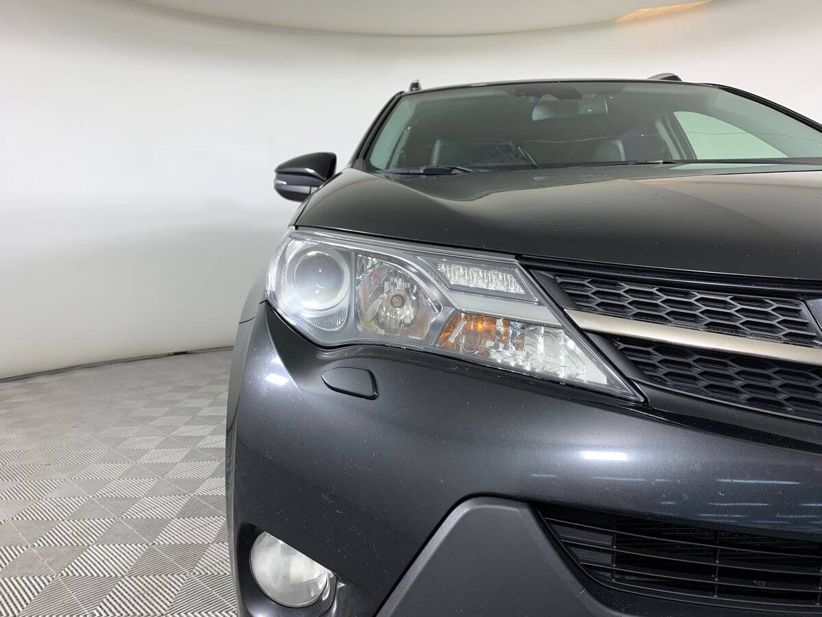 Toyota RAV4 с пробегом — 2013 год. Фото: #9