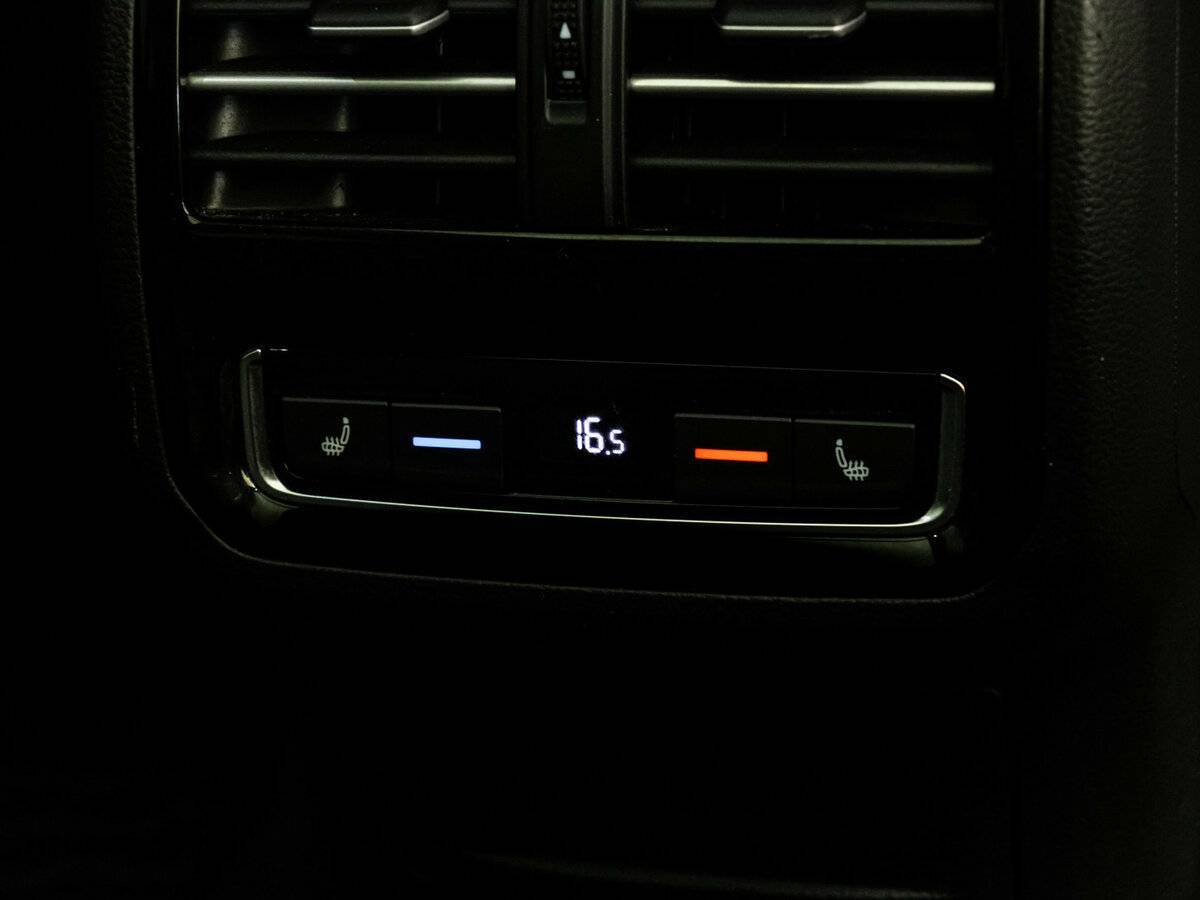 Volkswagen Passat с пробегом — 2016 год. Фото: #18