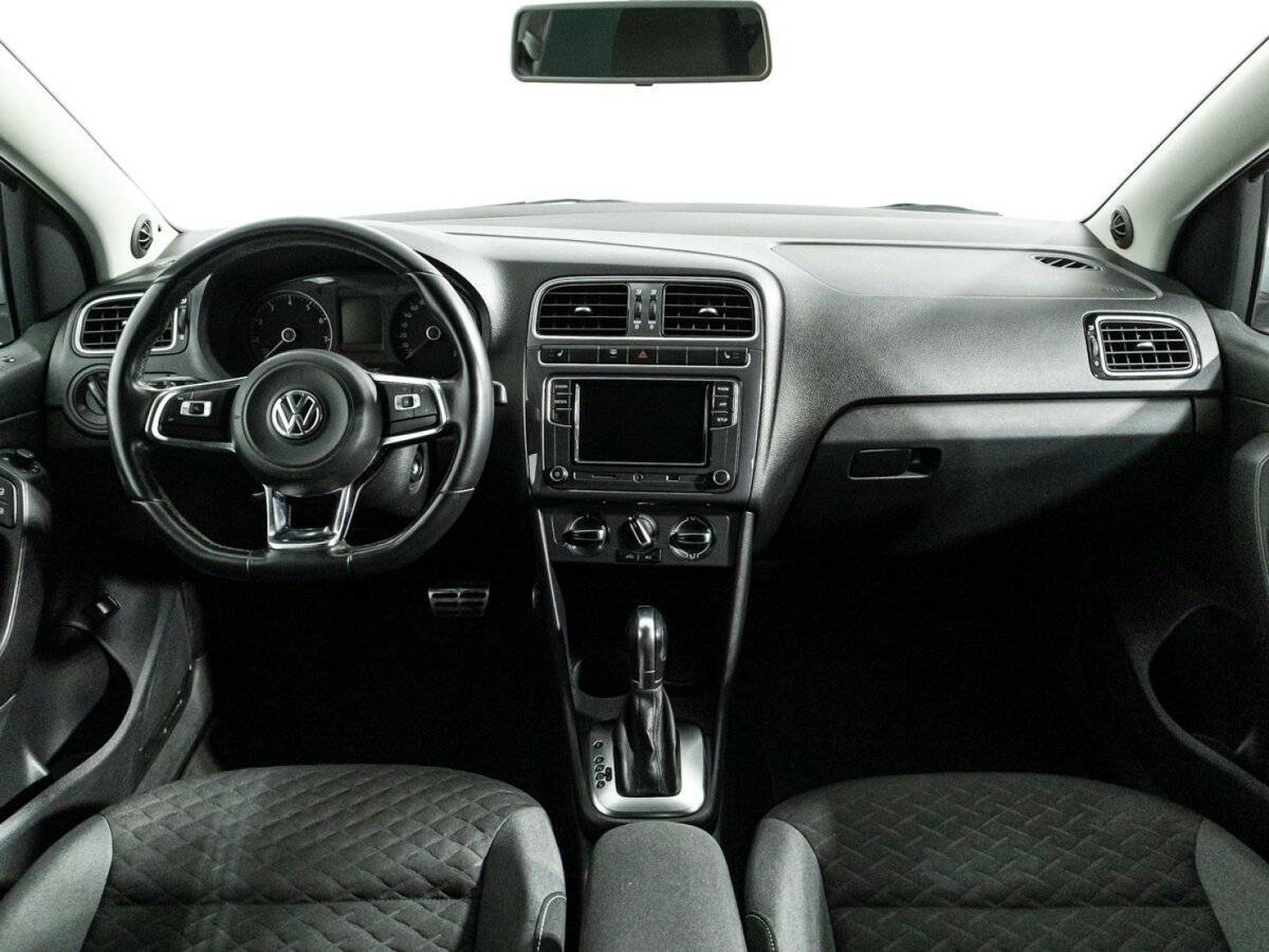Volkswagen Polo с пробегом — 2018 год. Фото: #12