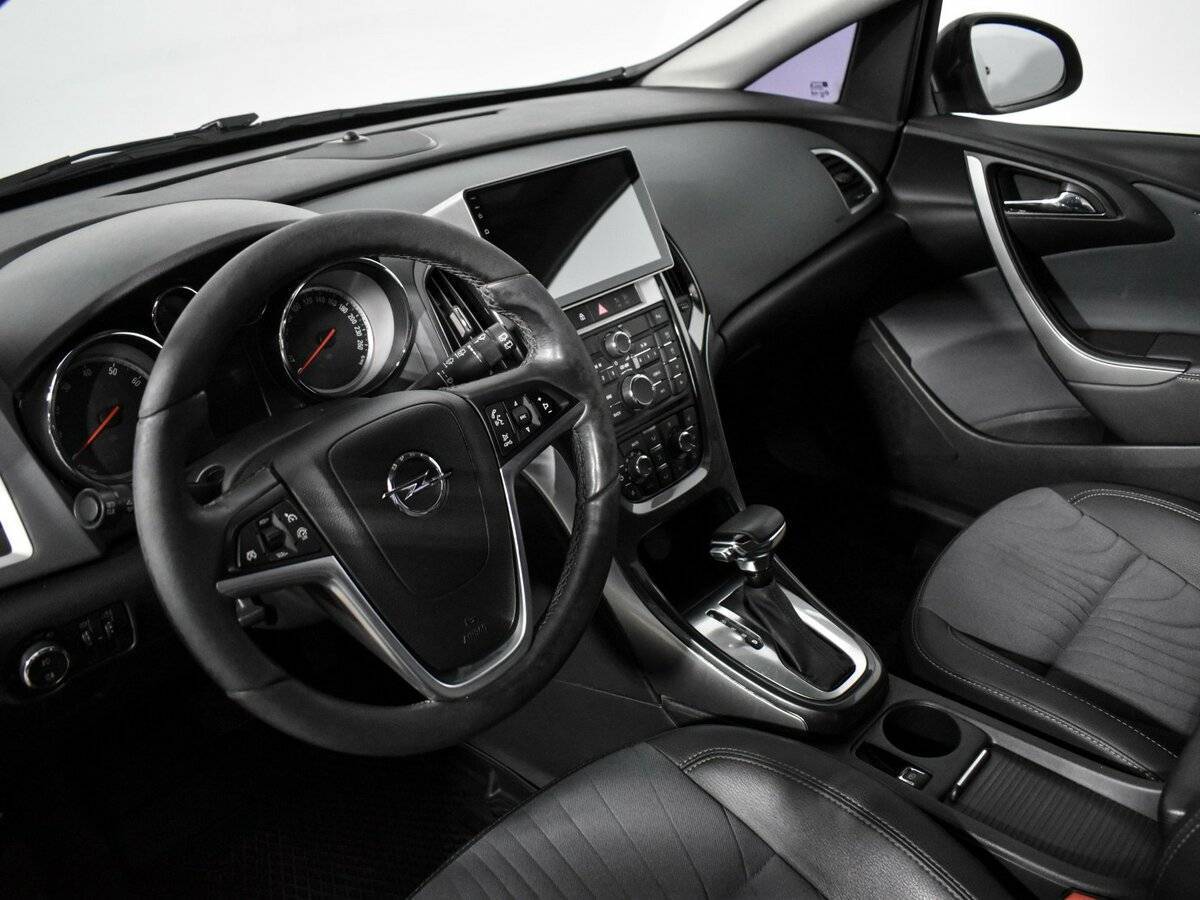 Opel Astra с пробегом — 2013 год. Фото: #8