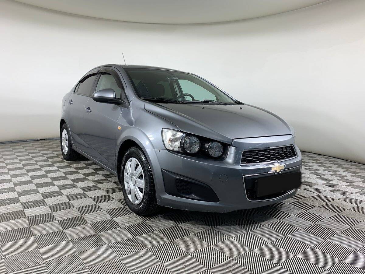 Chevrolet Aveo с пробегом — 2014 год. Фото: #2
