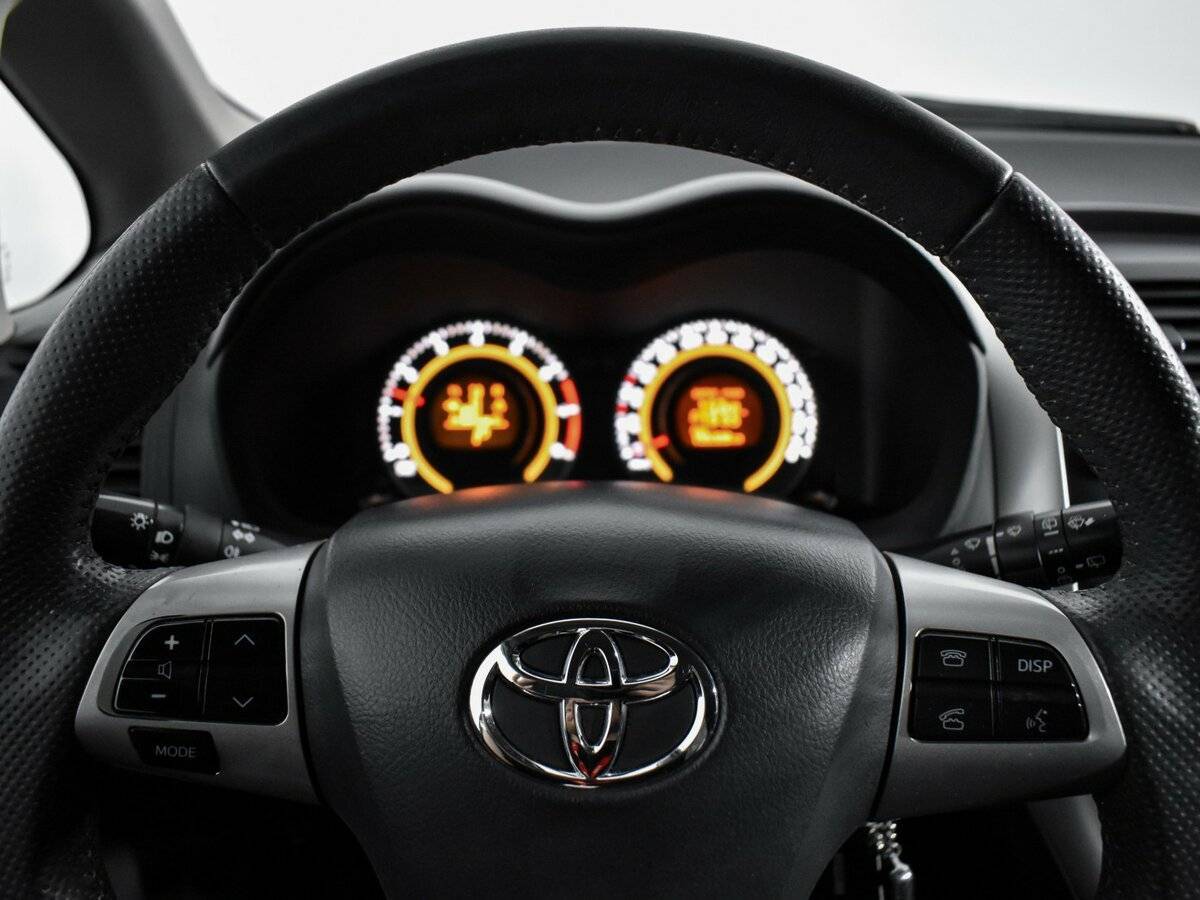 Toyota Auris с пробегом — 2012 год. Фото: #14