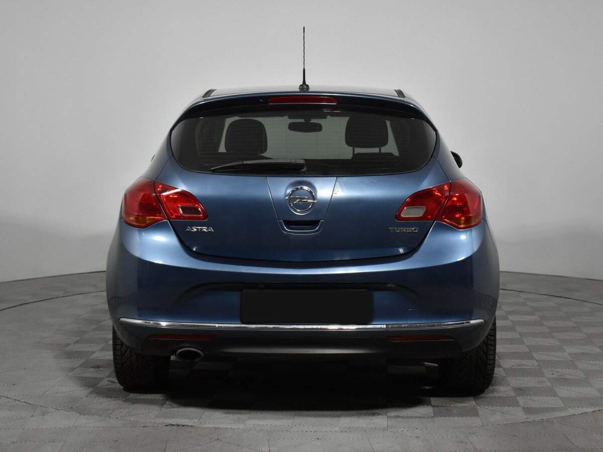 Opel Astra с пробегом — 2012 год. Фото: #5