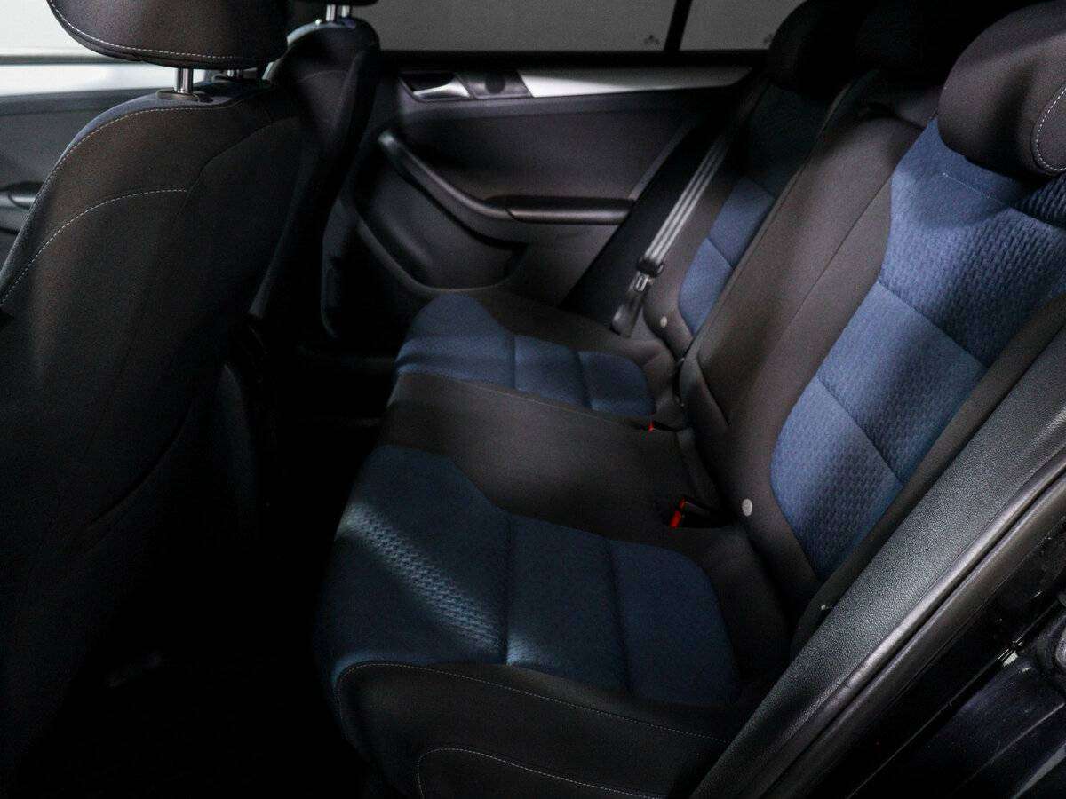 Volkswagen Jetta с пробегом — 2013 год. Фото: #9