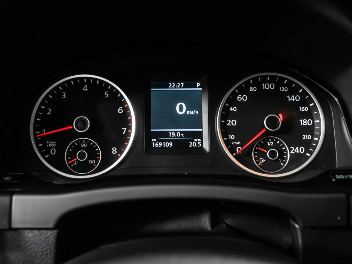 Volkswagen Tiguan с пробегом — 2012 год. Фото: #9