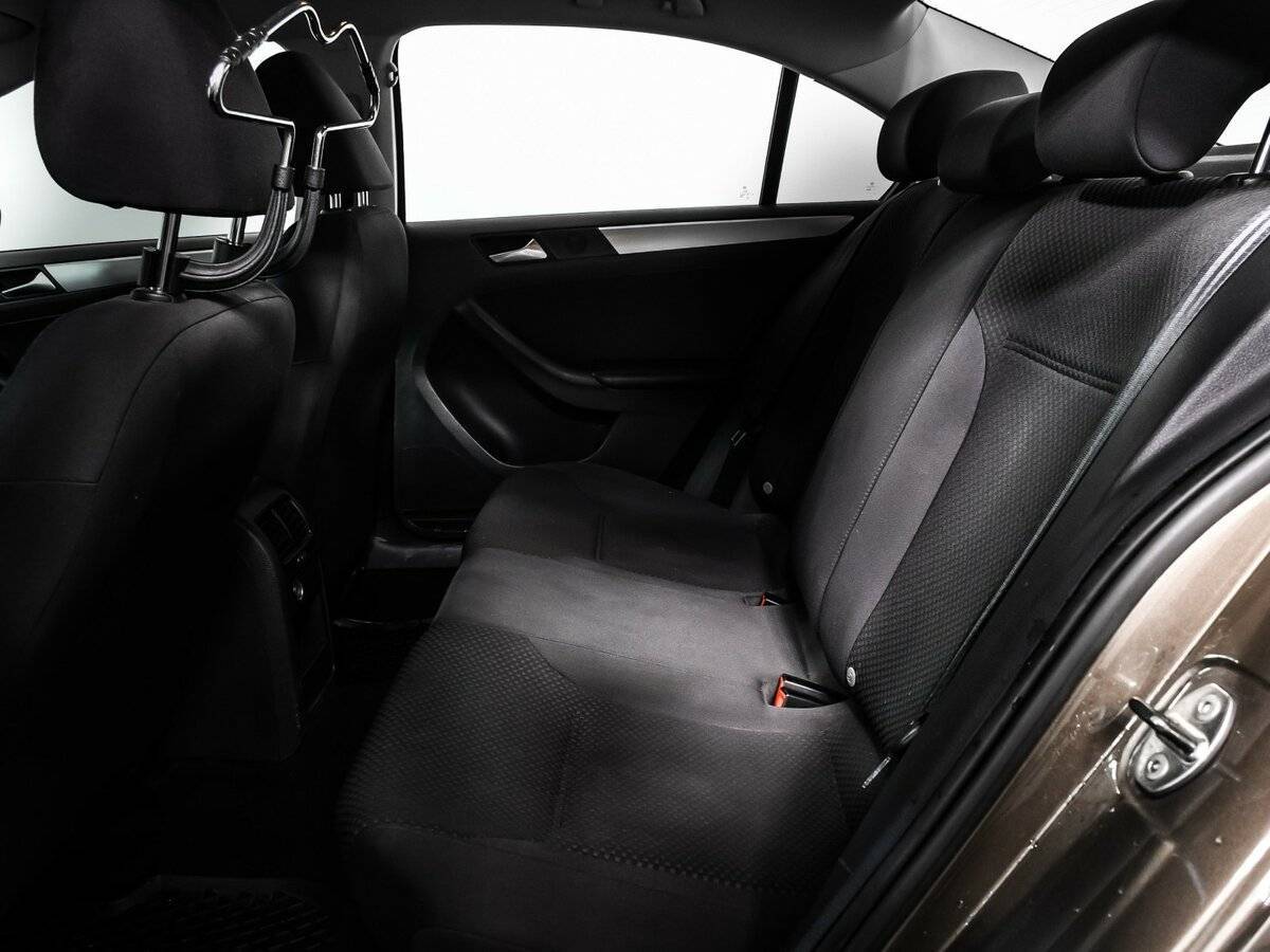 Volkswagen Jetta с пробегом — 2013 год. Фото: #12