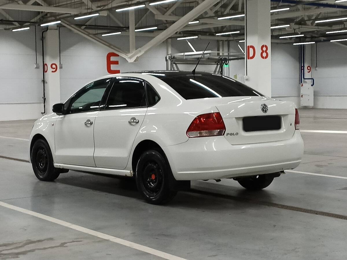 Volkswagen Polo с пробегом — 2013 год. Фото: #6