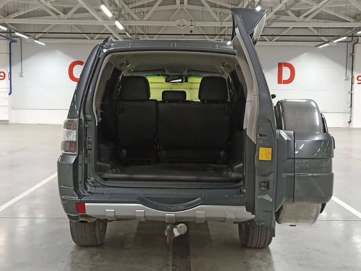 Mitsubishi Pajero с пробегом — 2012 год. Фото: #9