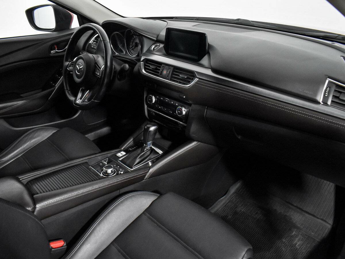 Mazda 6 с пробегом — 2017 год. Фото: #12