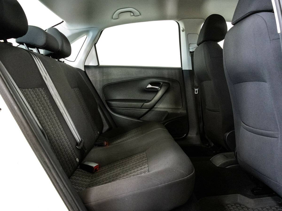 Volkswagen Polo с пробегом — 2017 год. Фото: #13