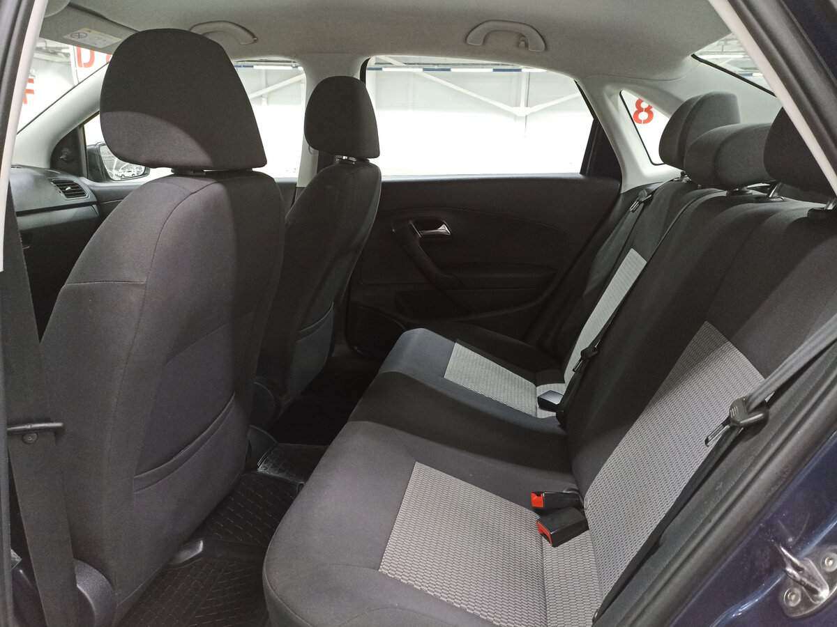 Volkswagen Polo с пробегом — 2015 год. Фото: #11