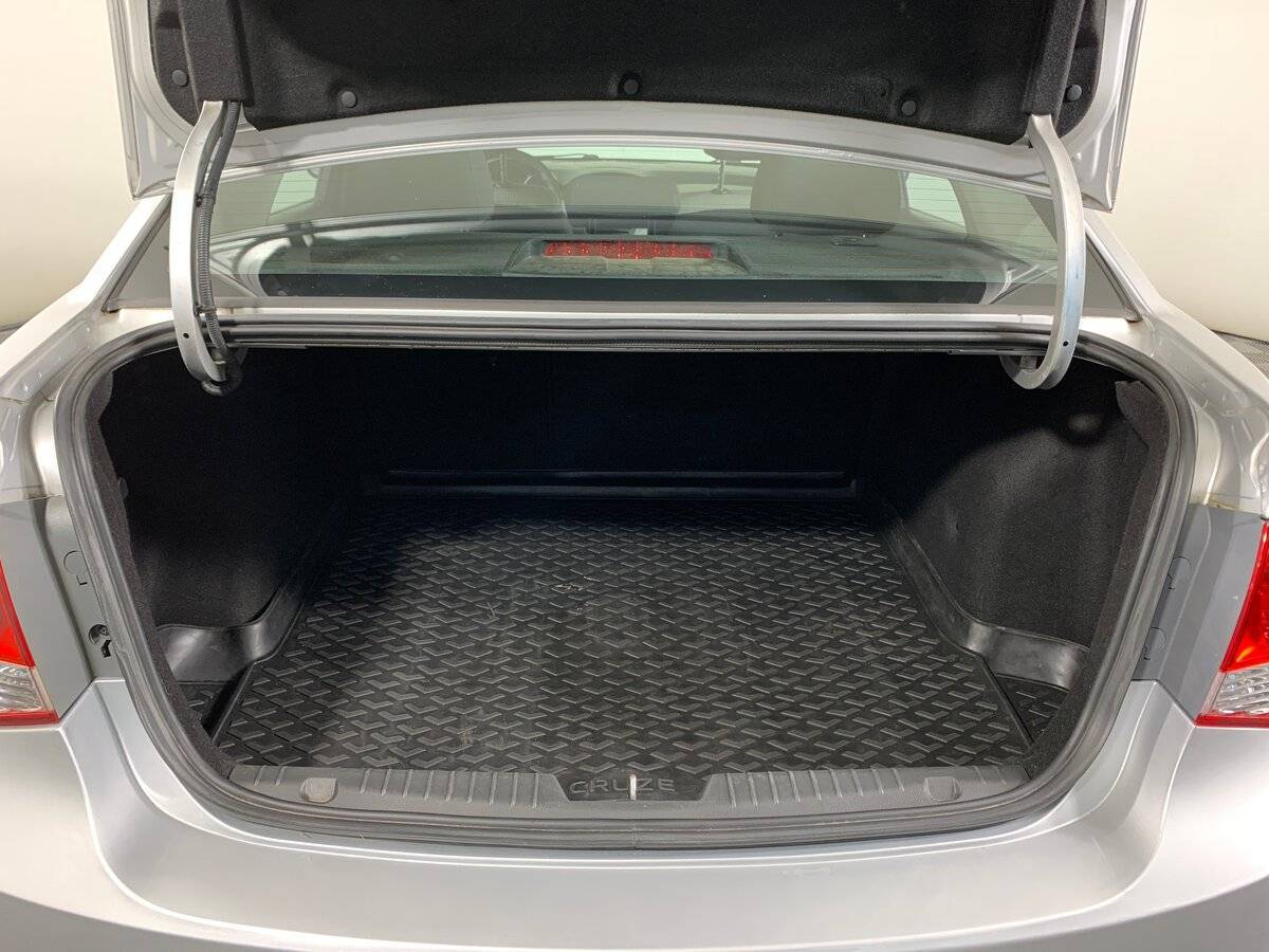 Chevrolet Cruze с пробегом — 2012 год. Фото: #18