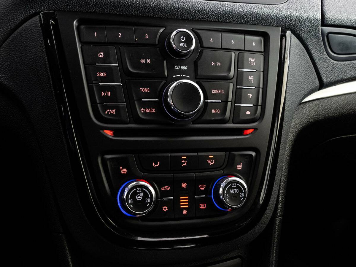 Opel Mokka с пробегом — 2015 год. Фото: #15