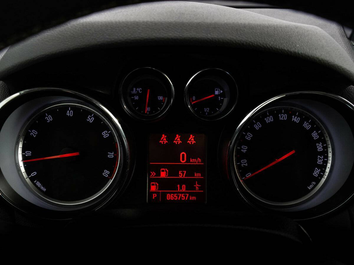 Opel Mokka с пробегом — 2015 год. Фото: #20