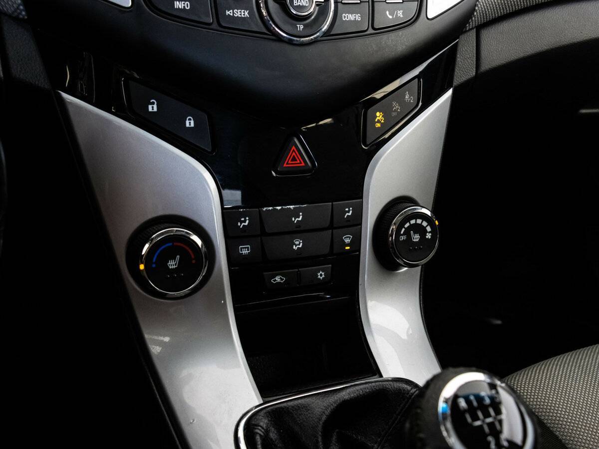 Chevrolet Cruze с пробегом — 2014 год. Фото: #12