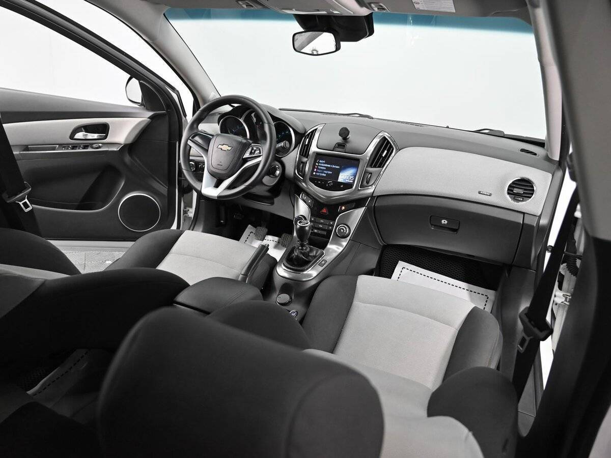 Chevrolet Cruze с пробегом — 2013 год. Фото: #10