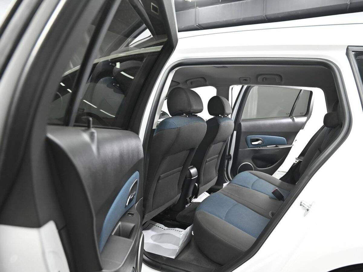 Chevrolet Cruze с пробегом — 2013 год. Фото: #12