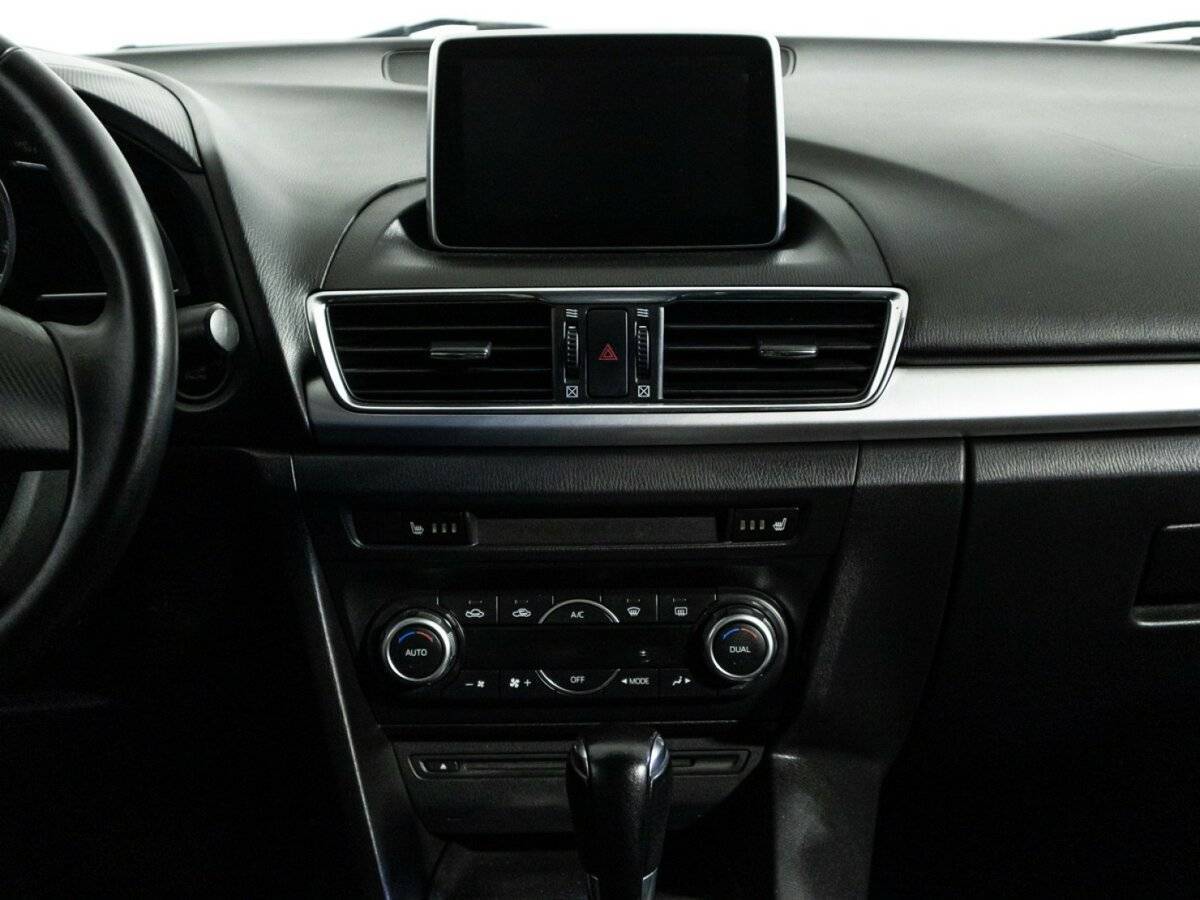 Mazda 3 с пробегом — 2013 год. Фото: #13