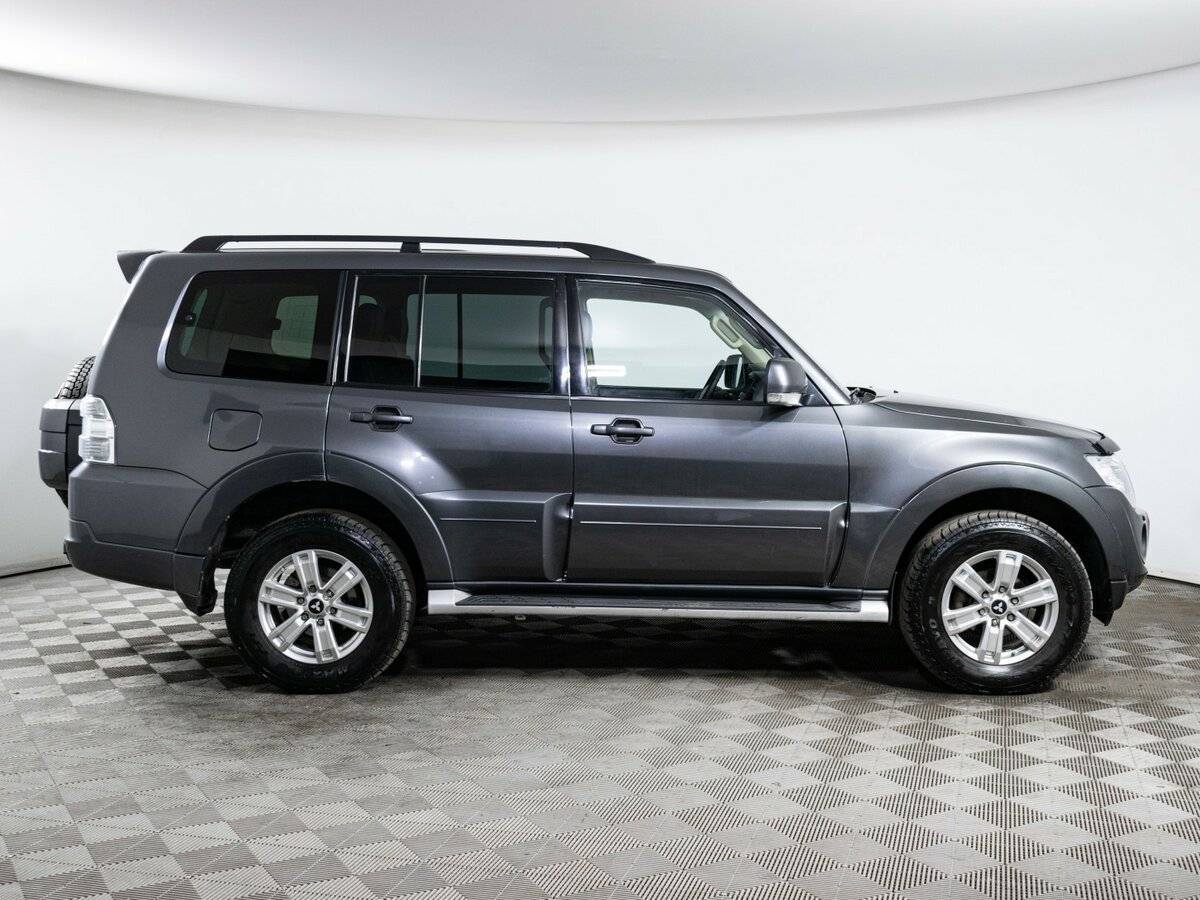 Mitsubishi Pajero с пробегом — 2013 год. Фото: #3