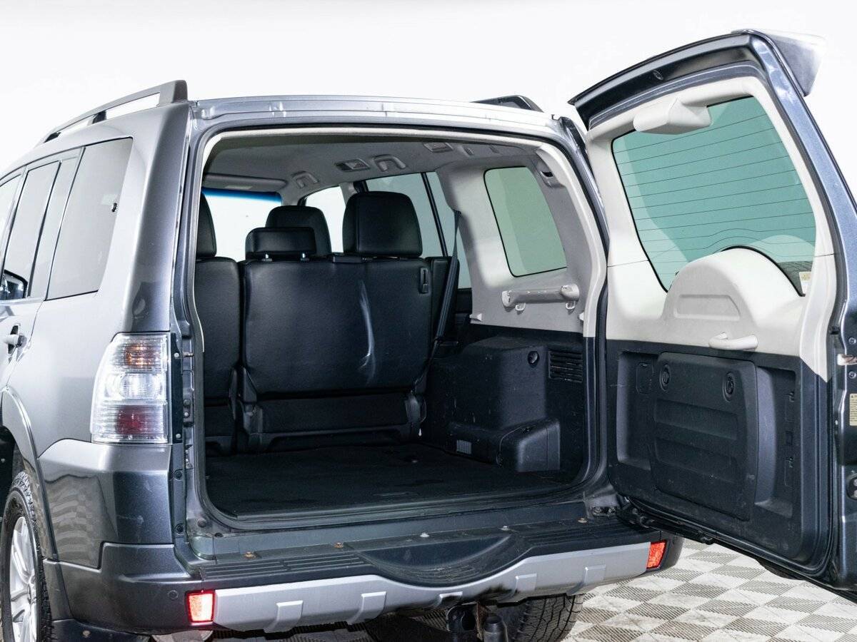 Mitsubishi Pajero с пробегом — 2013 год. Фото: #8