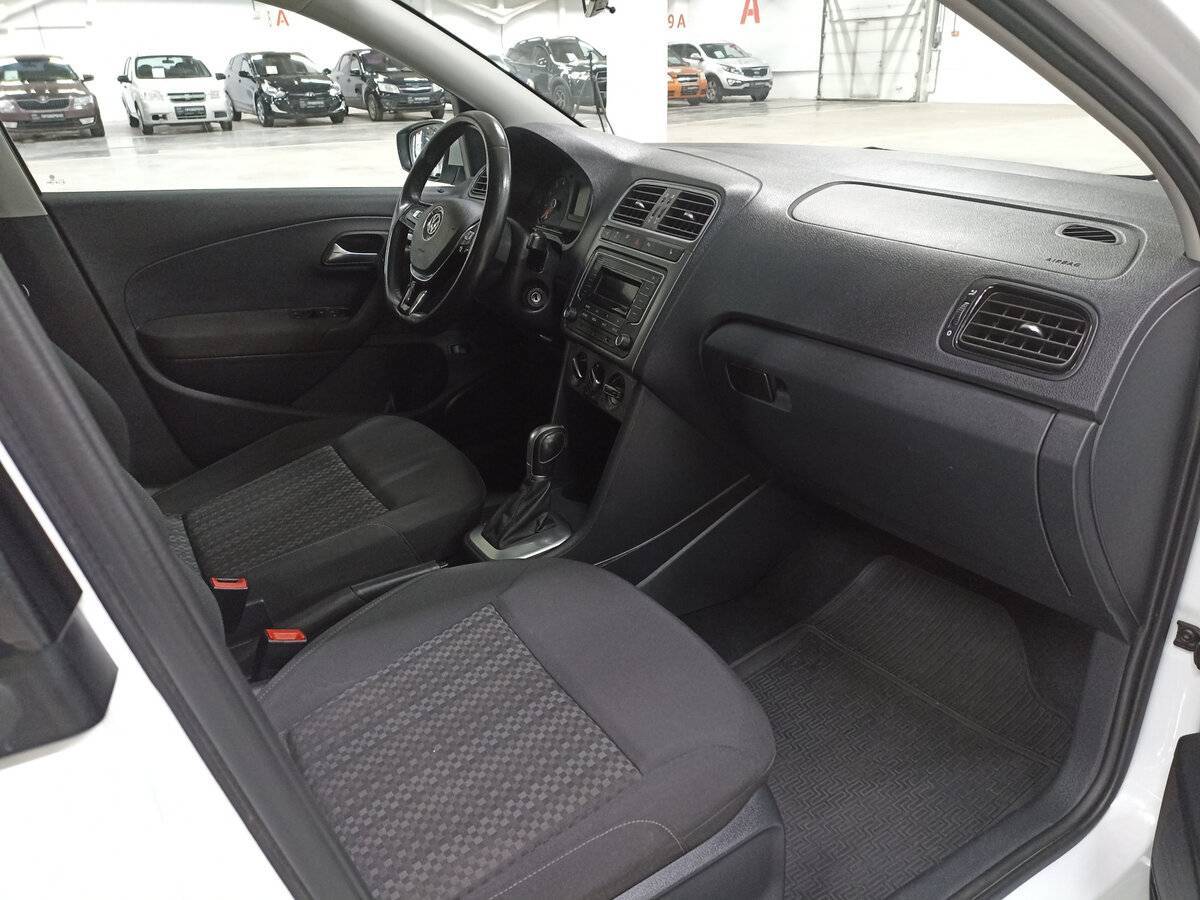 Volkswagen Polo с пробегом — 2018 год. Фото: #10