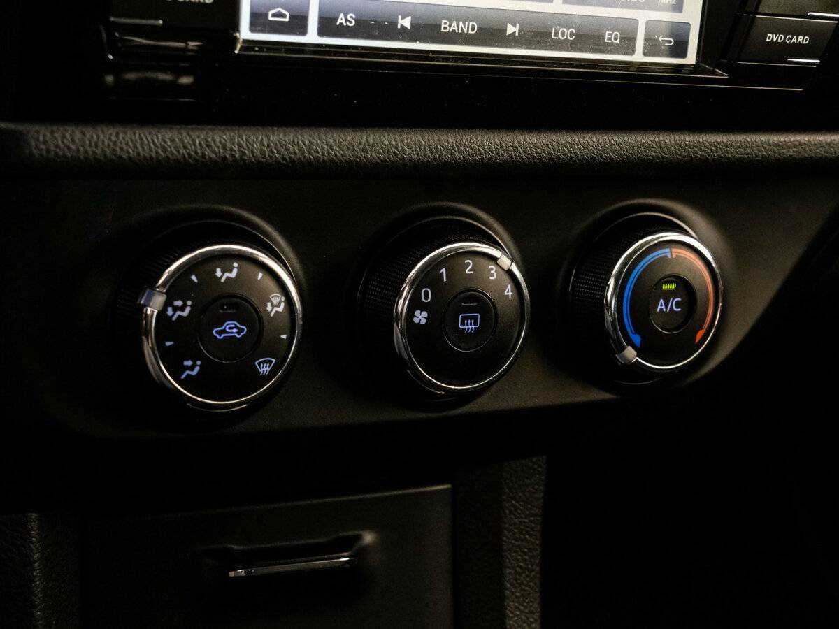 Toyota Corolla с пробегом — 2013 год. Фото: #13