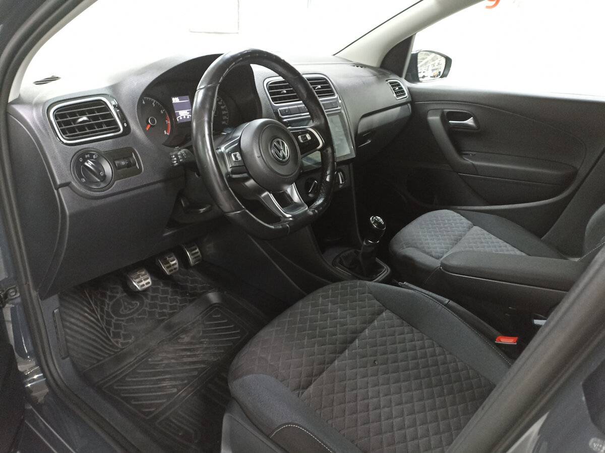 Volkswagen Polo с пробегом — 2018 год. Фото: #15