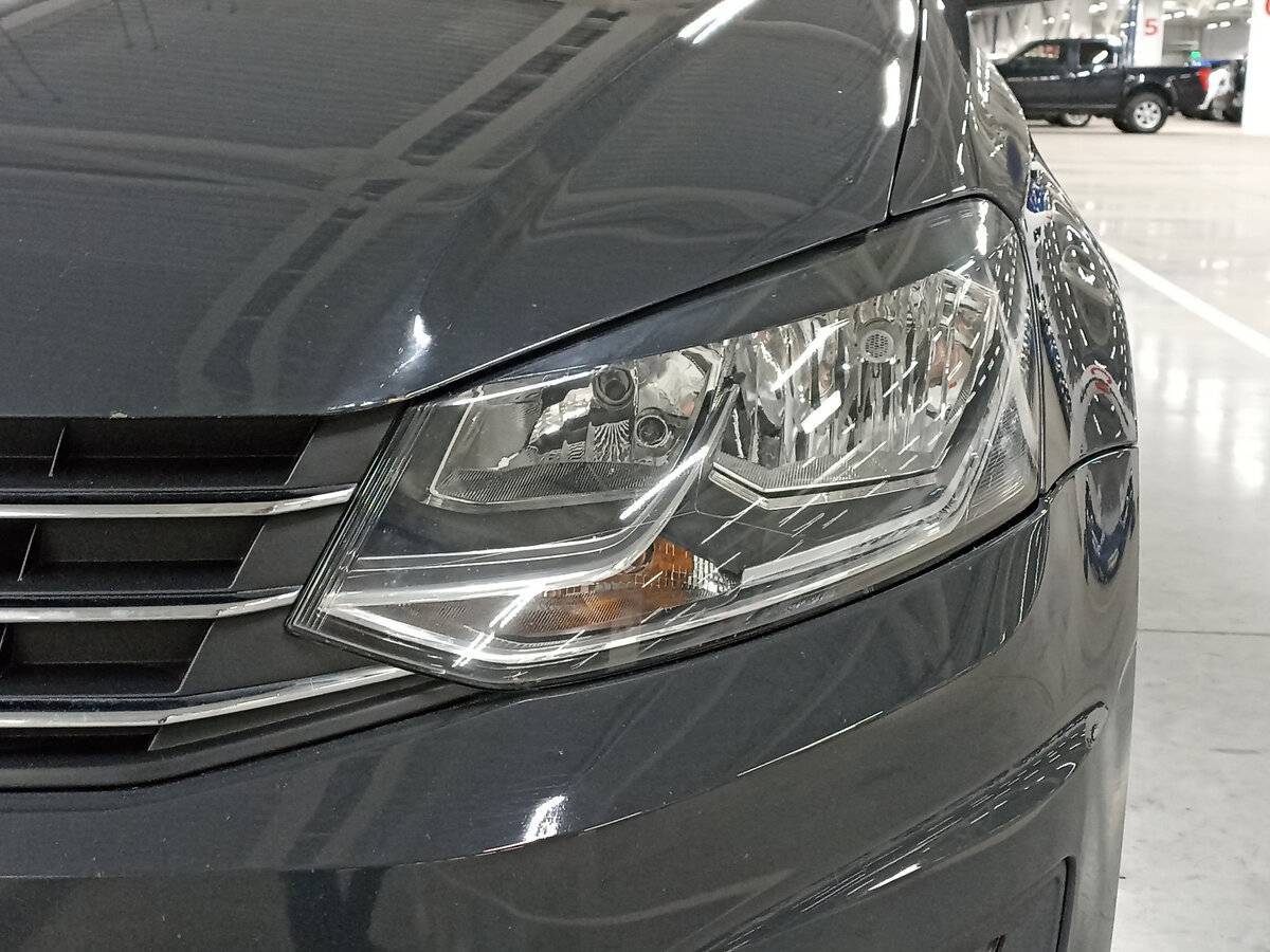 Volkswagen Polo с пробегом — 2018 год. Фото: #16