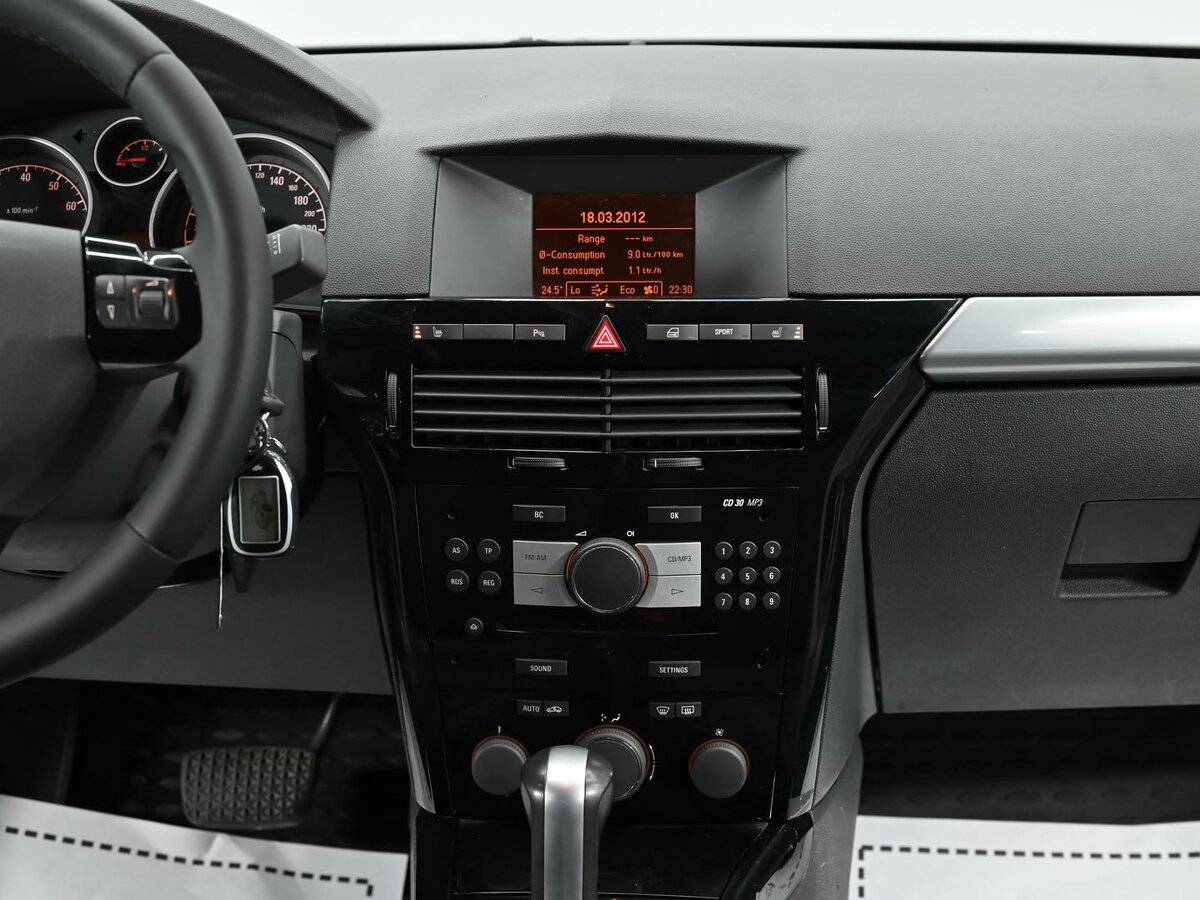 Opel Astra с пробегом — 2012 год. Фото: #8