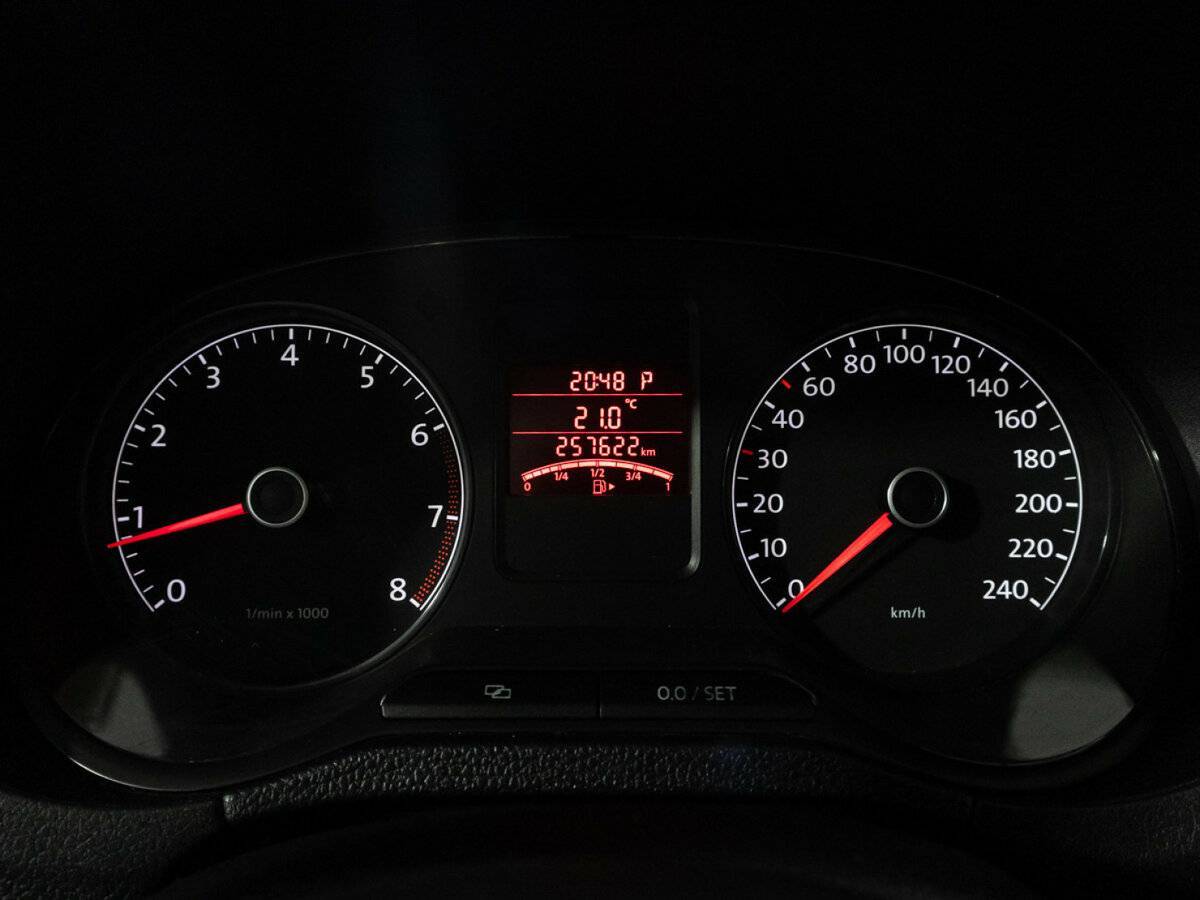 Volkswagen Polo с пробегом — 2012 год. Фото: #11