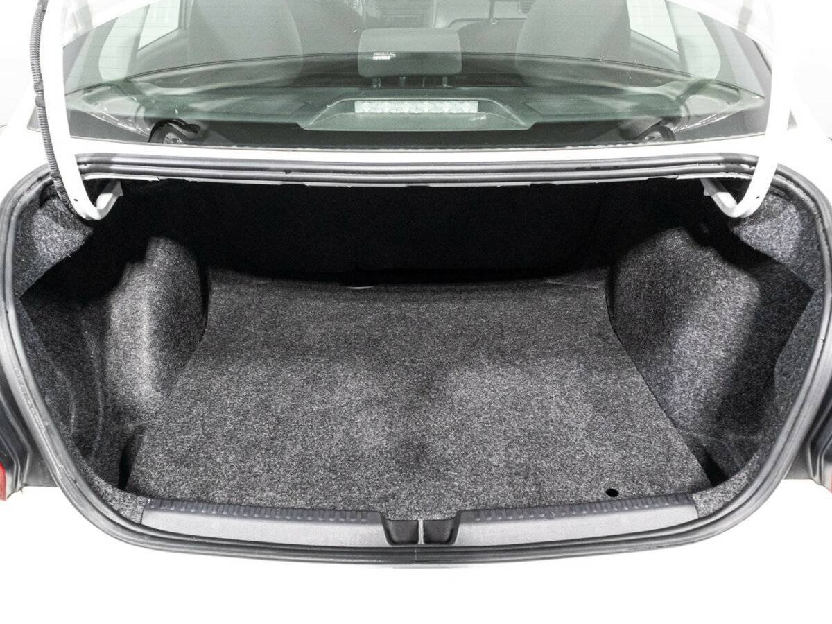 Volkswagen Polo с пробегом — 2019 год. Фото: #14