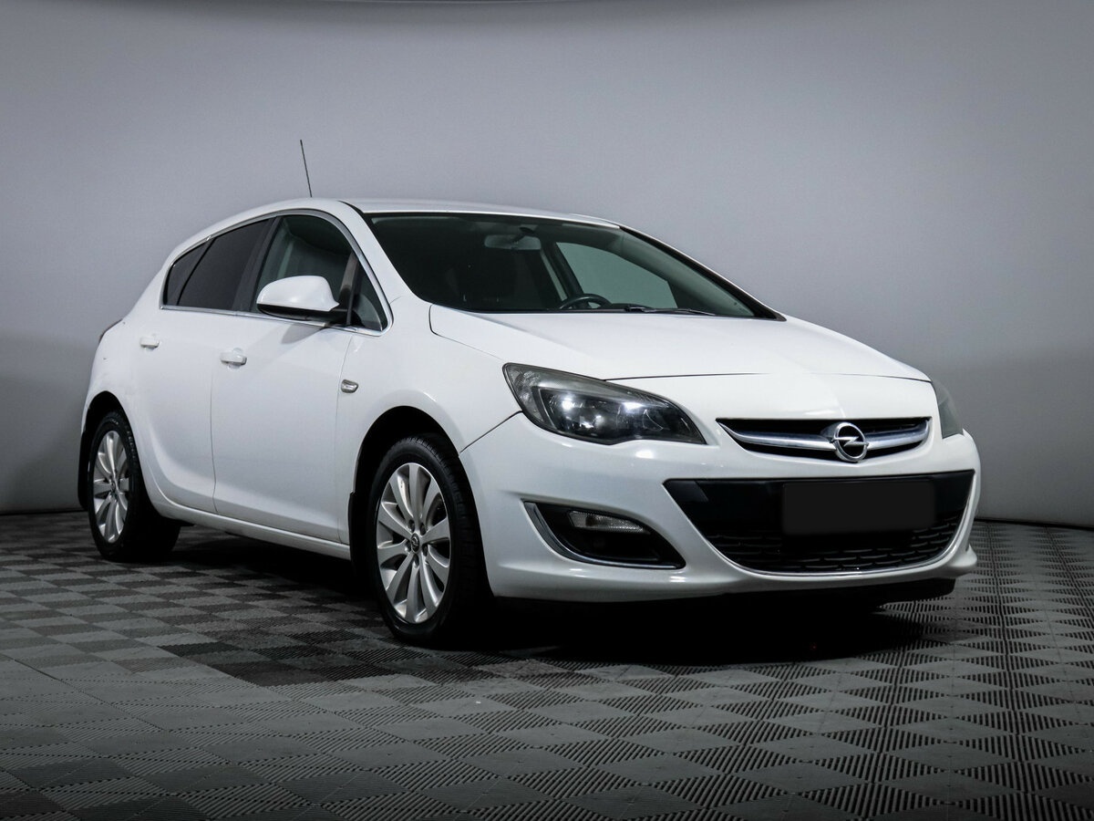 Opel Astra с пробегом — 2014 год. Фото: #2