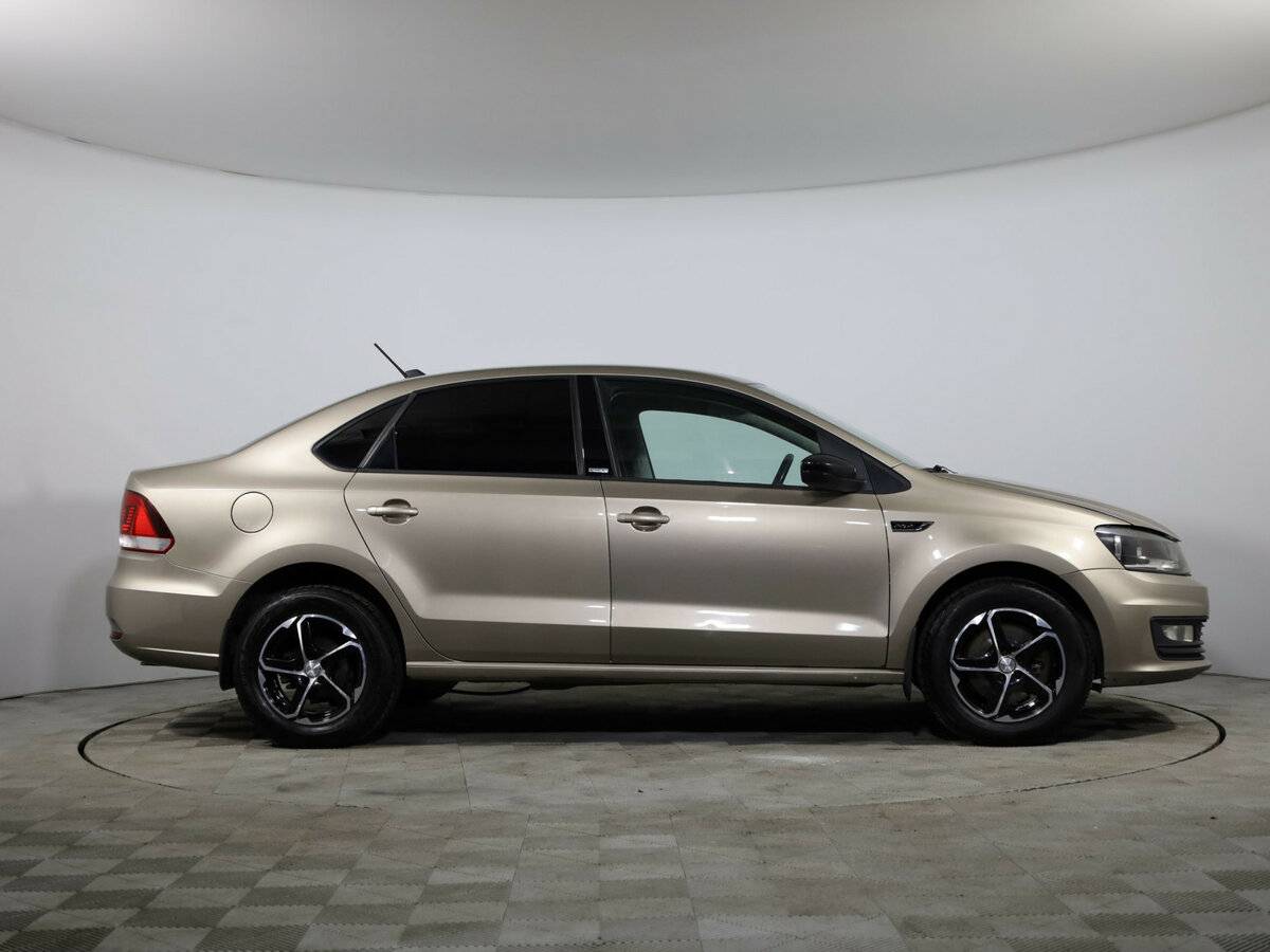 Volkswagen Polo с пробегом — 2017 год. Фото: #4