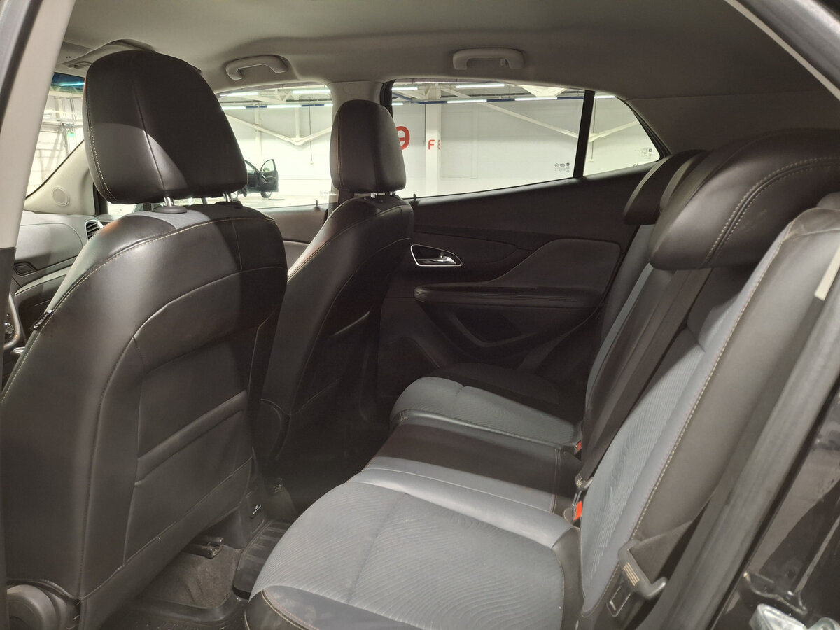 Opel Mokka с пробегом — 2013 год. Фото: #11