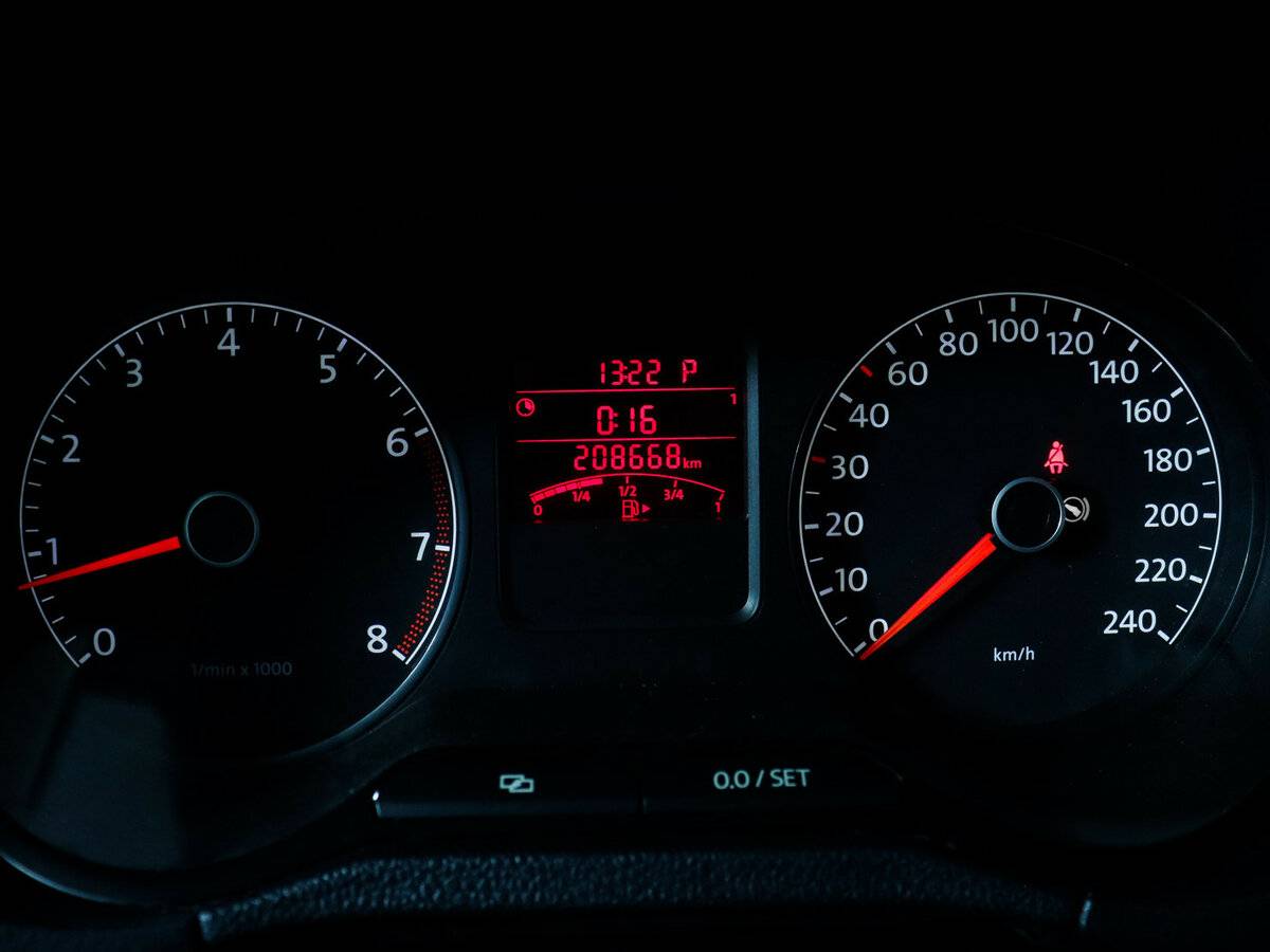 Volkswagen Polo с пробегом — 2014 год. Фото: #8