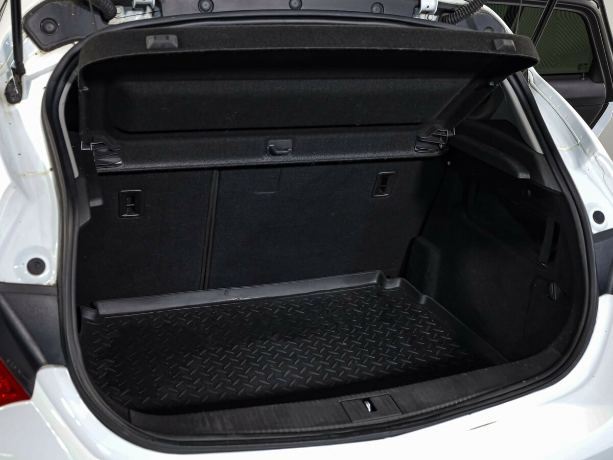 Opel Astra с пробегом — 2014 год. Фото: #21