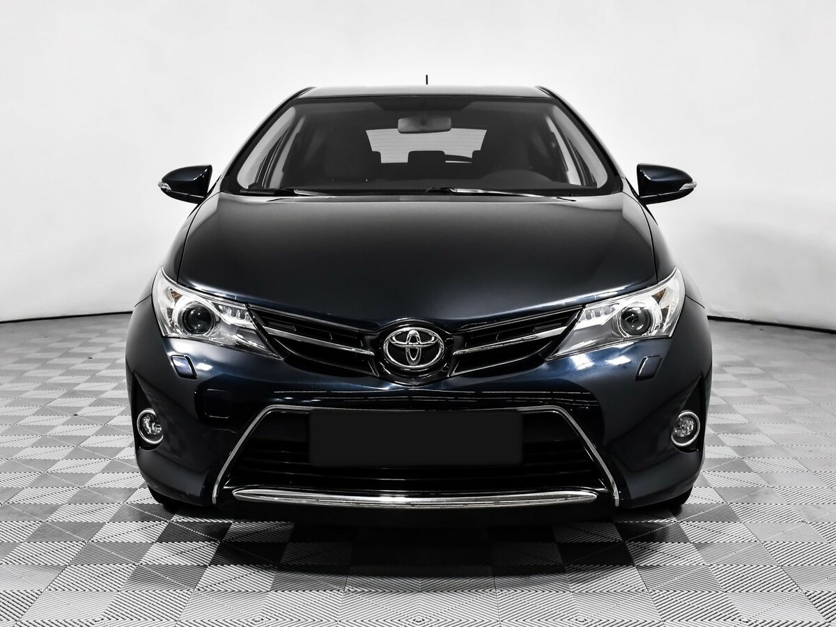 Toyota Auris с пробегом — 2014 год. Фото: #1